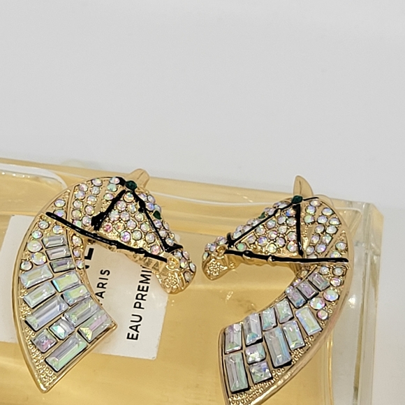 NWOT Stunning Glamorous Horse Large Earrings